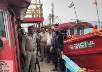 ଚନ୍ଦ୍ରଭାଗା ଉପକୂଳ ରେ ବେଆଇନ ମାଛଧରା ଟ୍ରଲର ଜବତ
