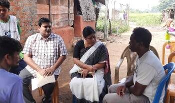 ଦକ୍ଷିଣାଞ୍ଚଳ ରାଜସ୍ବ ଆଯୁକ୍ତ ଶ୍ରୀମତୀ ରୂପା ରୋଶନ ସାହୁ କନ୍ଧମାଳ ଜିଲ୍ଲାର ଦାରିଙ୍ଗବାଡି ବ୍ଲକର ମାଣ୍ଡିପଙ୍କା ଗ୍ରାମ ପରିଦର୍ଶନ