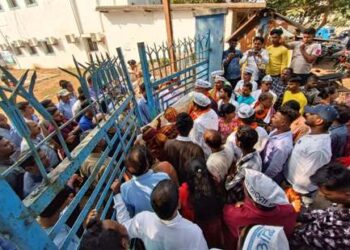 ବିଦ୍ୟୁତ TATA କାର୍ଯ୍ଯାଳୟ ସମ୍ମୁଖରେ ଆପର ବିକ୍ଷୋଭ : ପୁରୀ