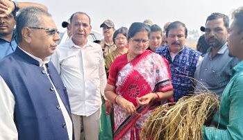 ଅଦିନିଆ ବର୍ଷା ଜନିତ କ୍ଷୟ କ୍ଷତି ର ଆକଳନ କରିବାକୁ ଉପ ମୁଖ୍ୟମନ୍ତ୍ରୀ ଙ୍କ ନିଜ ନିର୍ବାଚନ ମଣ୍ଡଳୀ ଗସ୍ତ