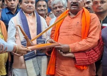 ଧାନ କ୍ୱିଂଟାଲ ପିଛା ୮ଶହ ଟଙ୍କା ଅନ୍ତରୀଣ ଆର୍ଥିକ ସହାୟତା ପ୍ରଦାନ ପ୍ରସଙ୍ଗ ପ୍ରତାରଣା କରିଥିଲା ବିଜେଡି, ପ୍ରତିଶ୍ରୁତି ପୂରଣ କରିଲା ବିଜେପି : ମହେଶ୍ୱର ସାହୁ