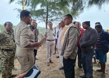 ଚନ୍ଦ୍ରଭାଗା ଉନ୍ନୟନ କାର୍ଯ୍ୟ ବନ୍ଦ କଲା ଇଡିସି ଗଛ ନକାଟି ଫେରିଲେ ୨୦ଶ୍ରମିକ