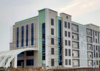 ଓଡ଼ିଶାର ସ୍ଥପତି ତାରା ପ୍ରସାଦ ଧଳଙ୍କୁ ପାଣିକୋଇଲିରେ ଟ୍ରମା କେୟାର ସୁବିଧା ପାଇଁ :  ‘ହେଲଥକେୟାର ଆର୍କିଟେକ୍ଟ ଅଫ ଦି ଇୟର ୨୦୨୪’ ପୁରସ୍କାର