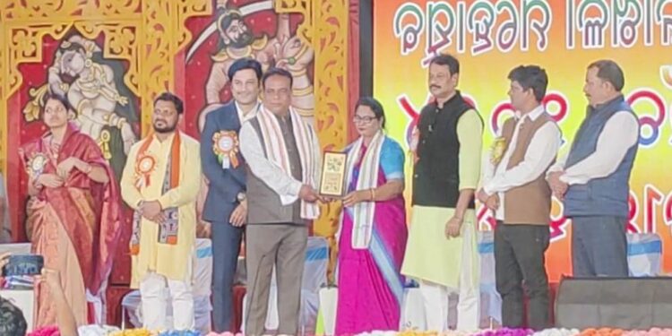 ରାଜସୁନାଖଳା ମହୋତ୍ସବ କାଉଁରୀ ଦ୍ଵିତୀୟ ସନ୍ଧ୍ୟା – ମନମୋହିଲା ଢୋଲ ମହୁରୀ 