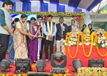 ନିଦ୍ଧିଷ୍ଟ ଲକ୍ଷରଖି ସଠିକ ମାର୍ଗରେ ଗଲେ ଲକ୍ଷ ସ୍ଥଳେ ପହଂଚି ପାରିବ’ : ଇନ୍ଦିରା ଗାନ୍ଧୀ ମହିଳା ମହାବିଦ୍ୟାଳୟର ୩୭ତମ ବାର୍ଷିକୋତ୍ସବ