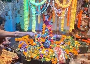 ମକର ମେଳାରେ ଗୁଆ ଖୋଜା ପର୍ବ, ସନ୍ତାନ ପ୍ରାପ୍ତି ପାଇଁ ଗୁଆ ଖୋଜୁଛନ୍ତି ନିସନ୍ତାନ ନାରୀ , ଲମ୍ବା ଧାଡ଼ିରେ ଭକ୍ତ ପରିବେଶ