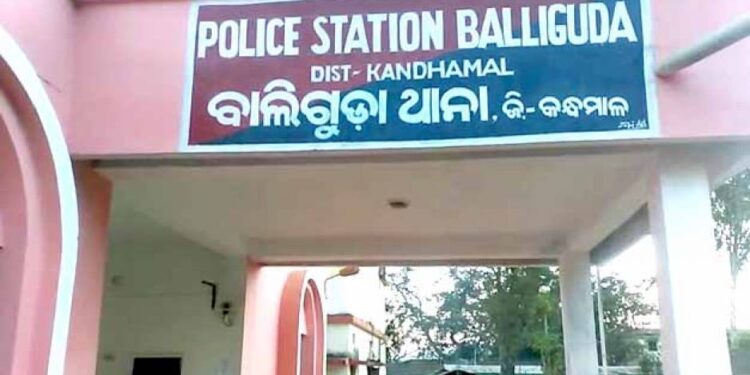 ଗାଡି ମଟର ଯାଞ୍ଚ ବେଳେ ଚୋରା ବାଇକ ଉଦ୍ଧାର : ଜଣେ ଗିରଫ – କୋର୍ଟ ଚାଲାଣ