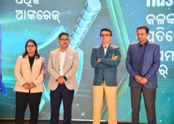 କ୍ୟାପ୍ ଟେନ୍ ଷ୍ଟିଲ୍ ଲଞ୍ଚିଙ୍ଗ କାର୍ଯ୍ୟକ୍ରମ ରେ ଵିତରକମାନେ ସମ୍ବର୍ଦ୍ଧିତ