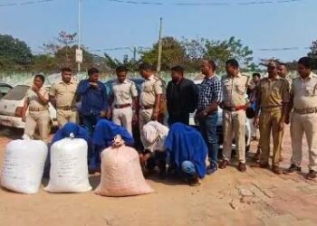 ୬୮ କେଜି ଗଞ୍ଜେଇ ସହ ଦୁଇ କାର ଜବତ : ୪ଅଭିଯୁକ୍ତ ଗିରଫ