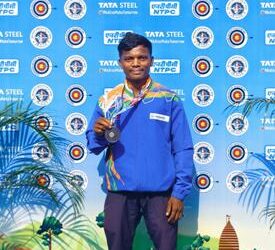 वेदांत एथलीट संजय माझी ने तीरंदाजी में पदक जीता  एनटीपीसी राष्ट्रीय तीरंदाजी चैंपियनशिप में कांस्य पदक  वेदांत जमीनी स्तर पर खेलों को बढ़ावा देता है