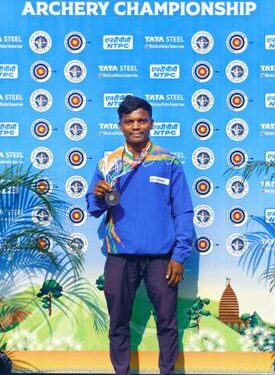 वेदांत एथलीट संजय माझी ने तीरंदाजी में पदक जीता  एनटीपीसी राष्ट्रीय तीरंदाजी चैंपियनशिप में कांस्य पदक  वेदांत जमीनी स्तर पर खेलों को बढ़ावा देता है