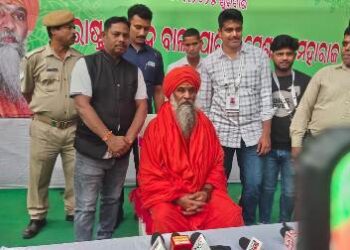 ଭାପୁର ମହୋତ୍ସବ ଓ ପଲିଶ୍ରୀ ମେଳାର ଦ୍ୱିତୀୟ ସନ୍ଧ୍ୟାରେ ସମ୍ବଲପୁରୀ ଓ ବର୍ଣାଳୀଙ୍କ ଗୀତରେ ଝୁମିଲେ ଦର୍ଶକ