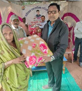ଅଭିଷେକ ମେମରିଆଲ ଚାରିଟେବୁଲ ଟ୍ରଷ୍ଟ ପକ୍ଷରୁ ଭିନ୍ନକ୍ଷମ ଓ ଅସହାୟ ଲୋକଙ୍କୁ ଟ୍ରାଇ ସାଇକେଲ କମ୍ବଳ ବଣ୍ଟନ