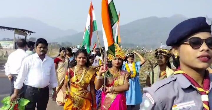 ଛେଳିଗଡ଼ ସରକାରୀ ଉଚ୍ଚ ବିଦ୍ୟାଳୟରେ ପତାକା ଉତ୍ତୋଳନ କଲେ ବିଧାୟକ ଶ୍ରୀ ଦାଶରଥି ଗମାଙ୍ଗ