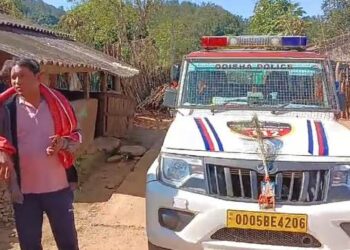 ବାପାର ଛୁରା ମାଡ଼ରେ ପୁଅ ମୃତ : ବାପା ପୋଲିସ୍ ନିକଟରେ ଆତ୍ମସମର୍ପଣ କଲା