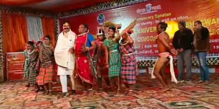 ବିର୍ସାମୁଣ୍ଡା ଜୟନ୍ତୀ ଉତ୍ସବ ପାଳିତ : ଆଦିବାସୀ ନୃତ୍ୟ ସଂଗୀତ ରେ ମଞ୍ଚ ଦୁଲୁକିଲା