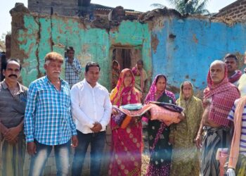 ଅଗ୍ନି ବିପନ୍ନଙ୍କୁ ସହାୟତା ଦେଲେ ଯୁବ ବିଜେଡି ଜିଲ୍ଲା ଉପସଭାପତି