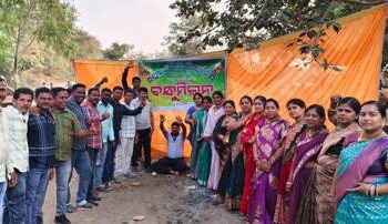 ରଣପୁର “ରଘୁନାଥ ଉଚ୍ଚ ବିଦ୍ୟାଳୟ” ମଝିଆ ଖଣ୍ଡର ୧୯୯୮ ମସିହା ମାଟ୍ରିକ ବ୍ୟାଚ ବନ୍ଧୁ ମିଳନ ଅନୁଷ୍ଠିତ