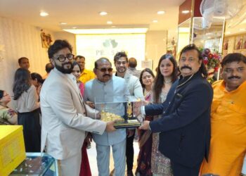 ସମ୍ବଲପୁରର ବୁଢାରାଜାଠାରେ ପ୍ରସାଦ ଜୁଏଲର୍ସର ନୂଆ ଶୋ’ରୁମ ଉଦଘାଟିତ