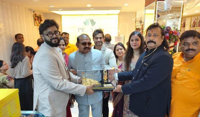 ସମ୍ବଲପୁରର ବୁଢାରାଜାଠାରେ ପ୍ରସାଦ ଜୁଏଲର୍ସର ନୂଆ ଶୋ’ରୁମ ଉଦଘାଟିତ