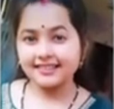 ସ୍କୁଟିକୁ ଧକା ଦେଲା ବାଲି ବୋଝେଇ ହାଏଵା ସ୍ତ୍ରୀ ମୃତ ସ୍ୱାମୀ ଓ ପୁଅ ଗୁରୁତର ଆହତ