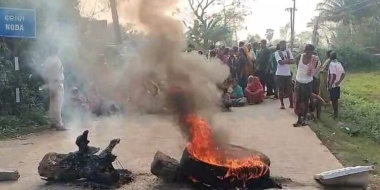 ସ୍କୁଲର ପାଚେରୀ କାନ୍ଥ ପଡି ୫ମ ଶ୍ରେଣୀ ଛାତ୍ରଙ୍କ ମୃତ୍ୟୁ : କ୍ଷତି ପୂରଣ ଦାବିରେ ନିଆଁ ଜାଳି ରାସ୍ତାରୋକ