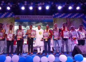 ପର୍ଯ୍ୟଟକ ଙ୍କୁ ଉନ୍ନତ ସେବା ଓ ସହଯୋଗ ପର୍ଯ୍ୟଟନ ଶିଳ୍ପ କୁ ଆଗକୁ ନେବ
