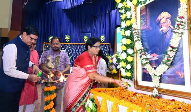 ରାଜ୍ୟସ୍ତରୀୟ ଶ୍ରାଦ୍ଧଦିବସରେ ଉତ୍କଳଗୌରବ ମଧୁସୂଦନ ଦାସଙ୍କୁ ଶ୍ରଦ୍ଧାଞ୍ଜଳି