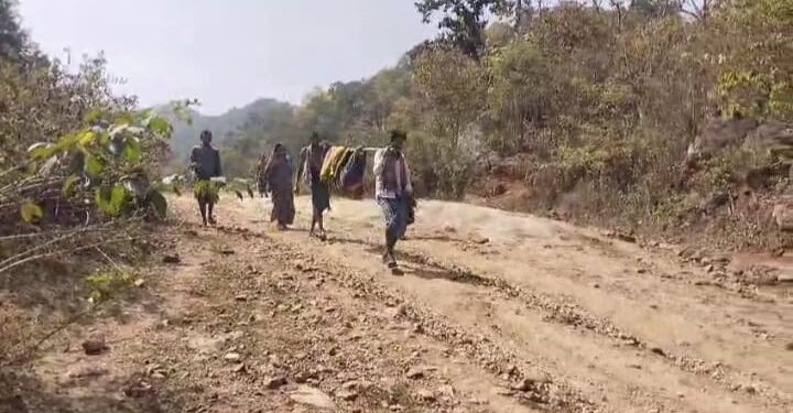 ସ୍ଲୋଗ – ପୁଣି ଦୋଳାରେ ବୁହା ହେଲେ ରୋଗୀ