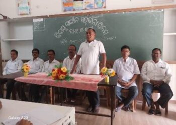 ମହେନ୍ଦ୍ରଗଡ଼ କାର୍ତ୍ତିକ ଗମାଙ୍ଗ ଉଚ୍ଚ ବିଦ୍ୟାଳୟ ଦଶମ ଶ୍ରେଣୀ ଛାତ୍ର ଛାତ୍ରୀଙ୍କୁ ବିଦାୟ କାଳୀନ ସମ୍ବର୍ଦ୍ଧନା