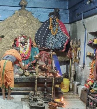 ମହାଶିବରାତ୍ରୀ ପାଇଁ ଶୈବପୀଠ ଚଳଚଞ୍ଚଳ : ଶତାଧିକ ଭକ୍ତଙ୍କ ସମାଗମ – ବିଦେଶୀ ଭକ୍ତମାନେ ଆରାଧନା କଲେ