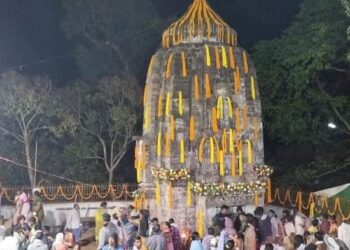 ମହେନ୍ଦ୍ରଗିରି ଠାରେ ସୂର୍ଯ୍ୟ ଉଦୟ ଦେଖିବାକୁ ଏକତ୍ରିତ ହେଲେ ଲକ୍ଷାଧିକଭକ୍ତ ସହ ଯୋଗଦେଲେ ପରିବହନ ମନ୍ତ୍ରୀ