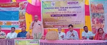 ଜମୁନାପାଲି ଗାଁ ରେ ପାରମ୍ପାରିକ ବିହନ ଓ ଖାଦ୍ୟ ମେଳା, ଶତାଧିକ ଦେଶୀ ବିହନ ପ୍ରଦର୍ଶିତ, ଦେଶୀ ବିହନ ବାଣ୍ଟିଲେ ଚାଷୀ