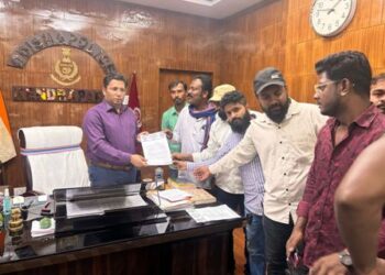 ଧର୍ମ ବିରୋଧ ଭିଡ଼ିଓ ଭାଇରାଲ କରି ଦୁଇ ଯୁବକ ଓ ଯୁବତୀ ଗିରଫ