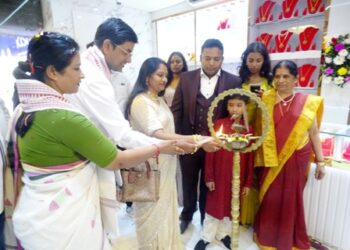 ପଟିଆଠାରେ ଜେ ଆଣ୍ଡ୍ ଟି ଜେମ୍ସ ଆଣ୍ଡ୍ ଜୁଏଲାରୀର ନୂତନ ମେଗା ସୋରୁମ୍