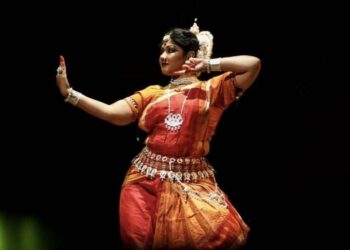 ଗୁରୁ ପଙ୍କଜ ଉତ୍ସବ ଓ ମାହାରୀ ସମ୍ମାନ ଉଦ୍ଘାଟନୀ ସନ୍ଧ୍ୟା ରେ ଓଡ଼ିଶୀ ନୃତ୍ୟ ମାଧ୍ୟମରେ ଦର୍ଶକଙ୍କ ମନ ମୋହିଲେ ନୃତ୍ୟ ଶିଳ୍ପୀ ଆଦ୍ୟାଶା ମିଶ୍ର