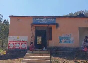ଅଙ୍ଗନୱାଡ଼ି କେନ୍ଦ୍ରରେ ଦୀର୍ଘଦିନ ହେଲା ନଳକୂପ ଅଚଳ : ପାଣି ସମସ୍ୟା ସୁଧୁରିବ କେବେ ..?