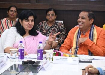 ଭୁବନେଶ୍ବର ବ୍ଲକ କାର୍ଯ୍ୟାଳୟରେ ସାଂସଦଙ୍କ ସମୀକ୍ଷା ବୈଠକ : ଉତ୍କଳ ଦିବସରୁ ଏଥର ଗାଁକୁ ଗାଁ ବୁଲିବେ ଅପରାଜିତା