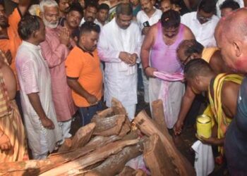 ସ୍ବର୍ଗଦ୍ଵାରରେ ଡା ଦେବେନ୍ଦ୍ର ପ୍ରଧାନ ଙ୍କ ଶେଷକୃତ୍ୟ ସମ୍ପର୍ଣ୍ଣ