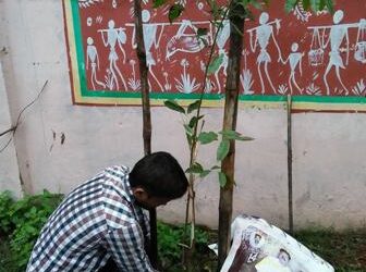 ବୃକ୍ଷ ପ୍ରେମରେ କମ୍ପ୍ୟୁଟର କର୍ମଚାରୀ ରବି ଦାସ