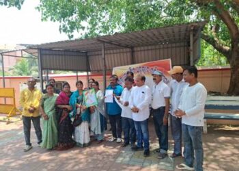 ଗାନ୍ଧିଜୀ ସାମାଜିକ ଅନୁଷ୍ଠାନ ପକ୍ଷରୁ ମୁଖ୍ୟମନ୍ତ୍ରୀଙ୍କ ଊଦ୍ଦେଶ୍ଯରେ ଜିଲ୍ଲାପାଳଙ୍କୁ ଦାବିପତ୍ର ପ୍ରଦାନ