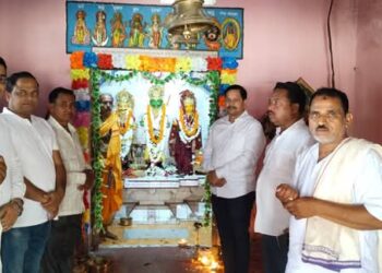 ଶ୍ରୀ ରଘୁନାଥ ଜୀଉଙ୍କୁ ଦର୍ଶନ କରି ଗୋଷ୍ଠୀକେନ୍ଦ୍ର ନୂତନ ଗୃହ ଉଦଘାଟନ କଲେ – ଦଶପଲ୍ଲା ବିଧାୟକ