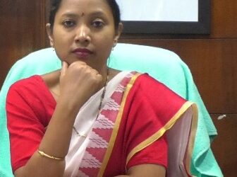 ଅନାସ୍ଥା ଭୋଟ ହାରିଲେ ବ୍ୟାସନଗର ପୌରାଧ୍ୟକ୍ଷା ସଙ୍ଗୀତା ପିଙ୍ଗୁଆ ରାଜନୈତିକ କନ୍ଦଳର ଜବନିକା ପଡିଲା