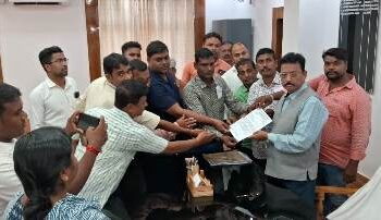 ପୁରୀରେ ମହିଳା ସାମ୍ବାଦିକା ଙ୍କୁ ଆକ୍ରମଣ ଘଟଣାରେ କେନ୍ଦ୍ରାପଡ଼ା SUJ ପକ୍ଷରୁ ମୁଖ୍ୟମନ୍ତ୍ରୀଙ୍କ ଉଦେଶ୍ୟରେ ଜିଲ୍ଲାପାଳ ଙ୍କୁ ଦାବିପତ୍ର