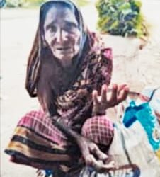 ଭତ୍ତା ନ ପାଇ ବୃଦ୍ଧା ମାଗିଲେ ଭିକ୍ଷା : ବୃଦ୍ଧାଙ୍କୁ ଭତ୍ତା ଟଙ୍କା ପ୍ରଦାନ କରିବାକୁ ବିଡିଓଙ୍କ ନିର୍ଦ୍ଦେଶ