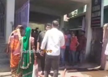 କେନ୍ଦ୍ରାପଡ଼ା ପୁରୁଣା ବସଷ୍ଟାଣ୍ଡ : ଅର୍ବାନ ବ୍ୟାଙ୍କରେ ଅଗ୍ନିକାଣ୍ଡ – ବ୍ୟାଙ୍କର ଜରୁରୀ କାଗଜପତ୍ର ଏବଂ ଲକର ସୁରକ୍ଷିତ ରହିଛି