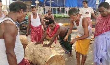 ତୁମ୍ବ ବିନ୍ଧ ପାଇଁ ତୁମ୍ବ ଗୁଡିକରେ ସୂତା ବାଡ଼ିଆ କାର୍ଯ୍ୟ ଶେଷ