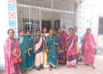 ନିଶାମୁକ୍ତ ଗାଁ ପାଇଁ ଥାନା ଘେରିଲେ ମହିଳା