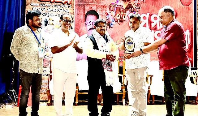 Engineer Akshaya Samal receives Prestigious Amruta Kalakar Award