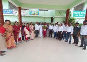 ମାଟ୍ରିକ ଟପ୍ପରଙ୍କୁ ସମ୍ବର୍ଦ୍ଧନା ପ୍ରଦାନ